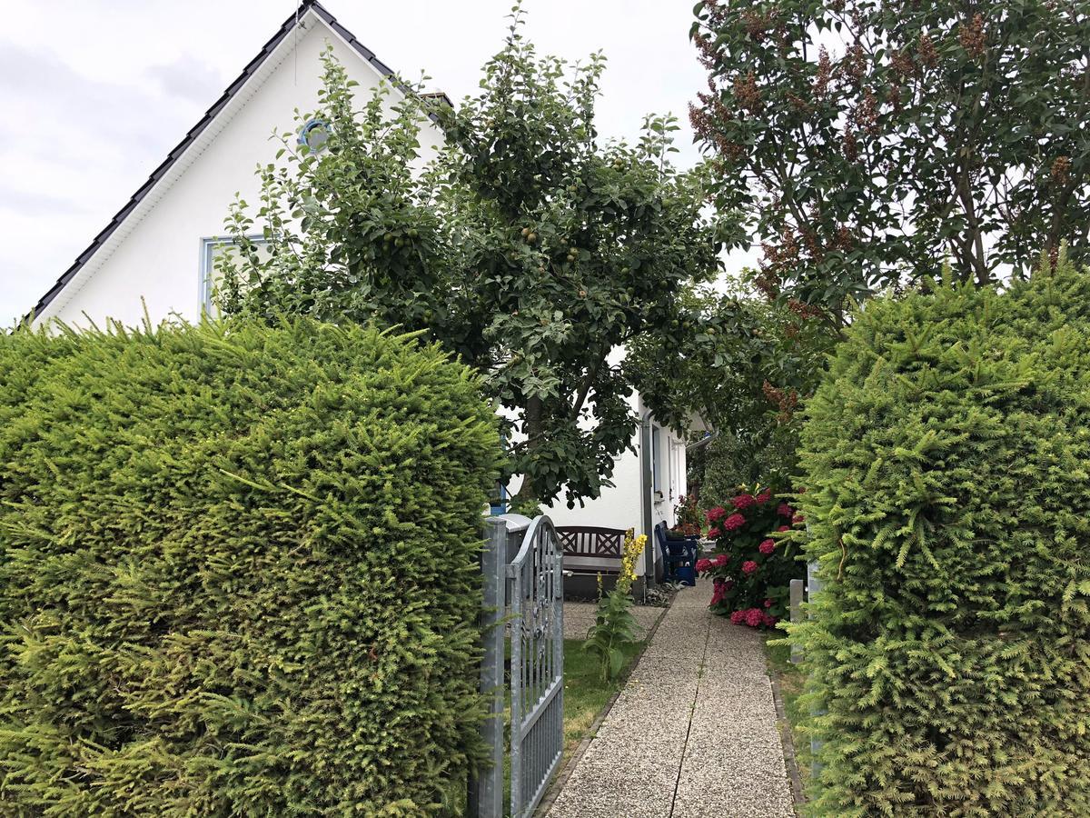 Ferienwohnung mit Garten Wieck Exterior foto